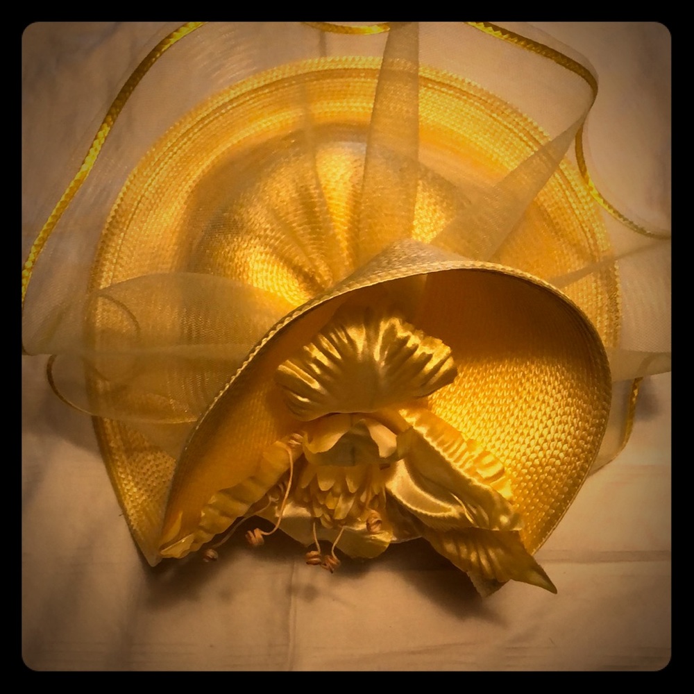 Yellow Hat never been worn price is negotiable